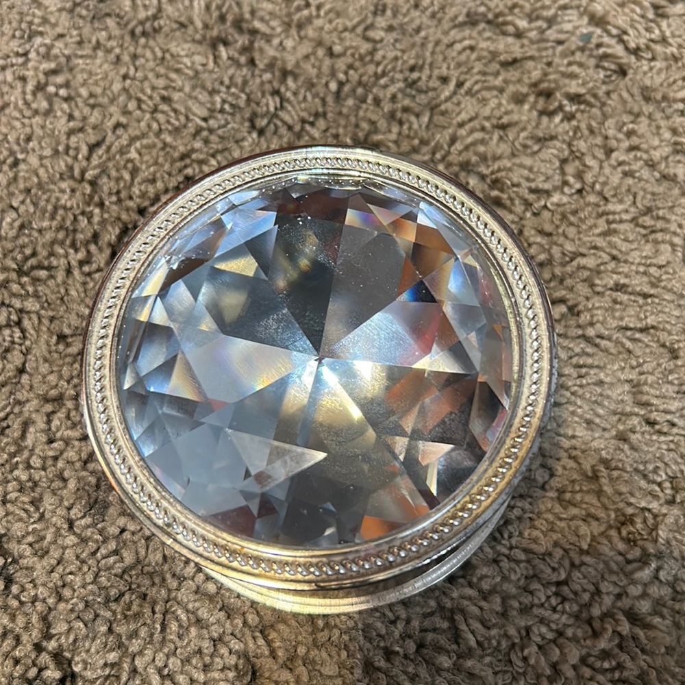 Crystal jewelry holder